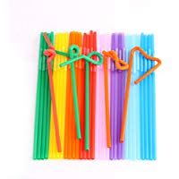 Ogquaton La Pajita desechable de Colores Gira Alrededor de la Pajita de Paja pl&aacute;stica para Bebidas de Uso Diario Color Aleatorio 50 Unidades