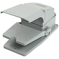 SOURCING MAP uxcell&reg; AC 380V 5A NO NC Gray moment&aacute;neo solo Potencia Pedal De Pie Interruptor w Guardia